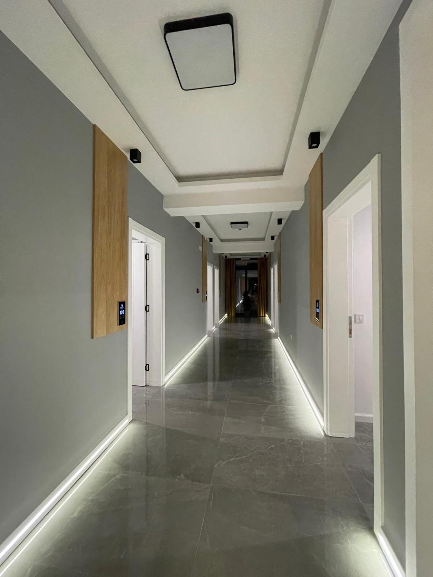 Hotel Maraj Улцинь Экстерьер фото