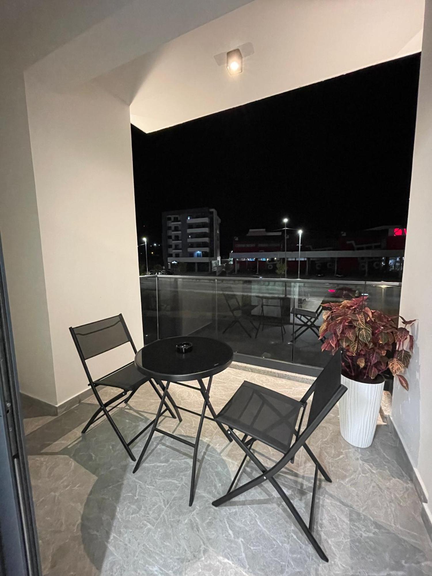 Hotel Maraj Улцинь Экстерьер фото