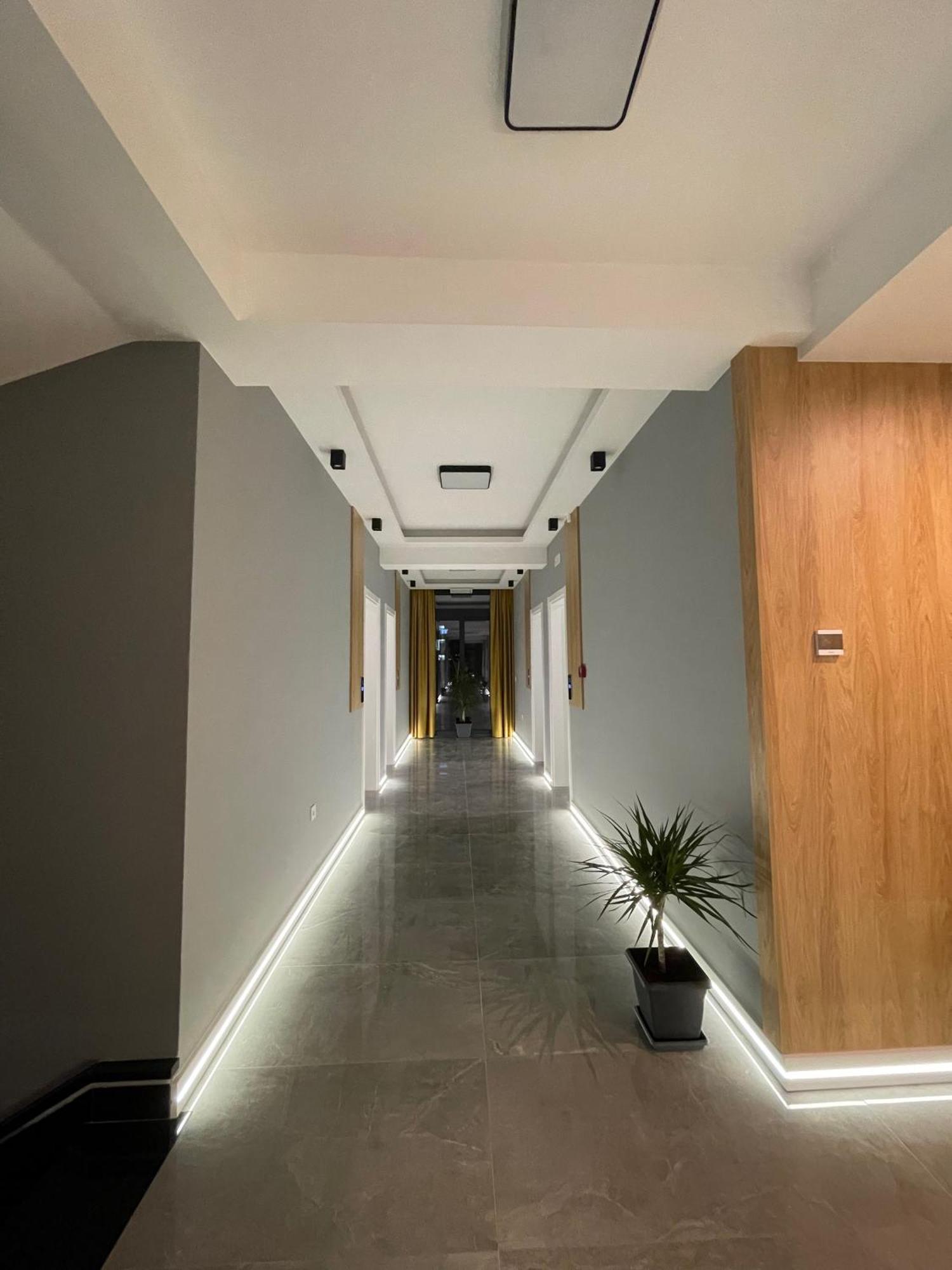 Hotel Maraj Улцинь Экстерьер фото